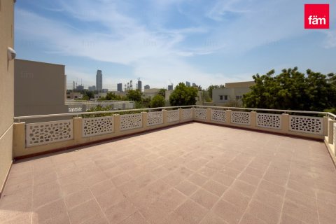 Villa in Dubai, UAE 3 bedrooms, 527.2 sq.m. № 764109 - photo 24
