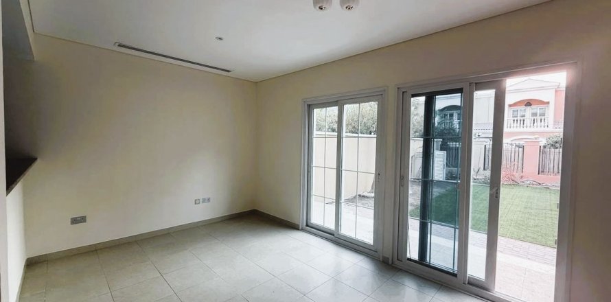Villa Dubaijā, AAE 2 istabas, 180 m2 Nr. 752172