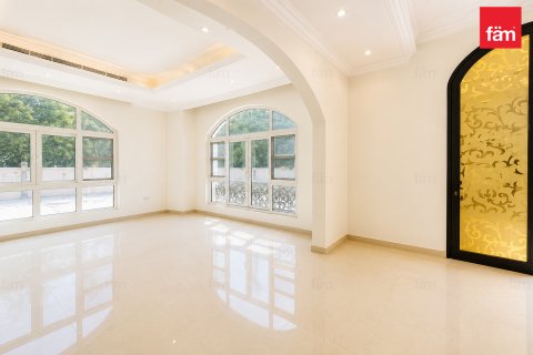 Villa para arrendamento em Al Barsha, Dubai, EAU 5 quartos, 1393.5 m2 № 752173 - foto 4