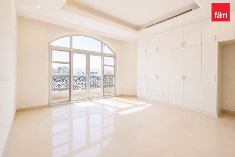 Villa para arrendamento em Al Barsha, Dubai, EAU 5 quartos, 1393.5 m2 № 752173 - foto 15