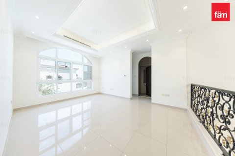 Villa sa Al Barsha, Dubai, UAE 5 silid-tulugan, 1393.5 sq.m. № 752173 - larawan 17