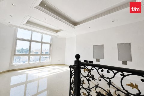 Villa para arrendamento em Al Barsha, Dubai, EAU 5 quartos, 1393.5 m2 № 752173 - foto 13