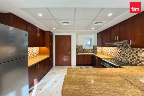 Villa til salgs i Dubai, Emiratene 4 soverom, 266.1 kvm Nr. 668840 - Foto 7