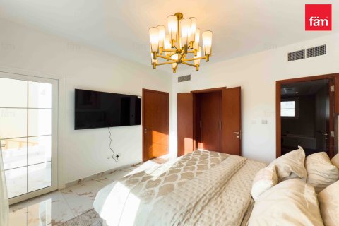 Villa til salgs i Dubai, Emiratene 4 soverom, 266.1 kvm Nr. 668840 - Foto 13