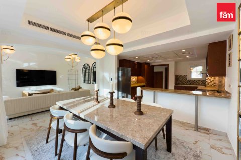 Villa til salgs i Dubai, Emiratene 4 soverom, 266.1 kvm Nr. 668840 - Foto 4