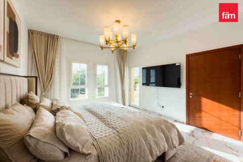 Villa til salgs i Dubai, Emiratene 4 soverom, 266.1 kvm Nr. 668840 - Foto 6