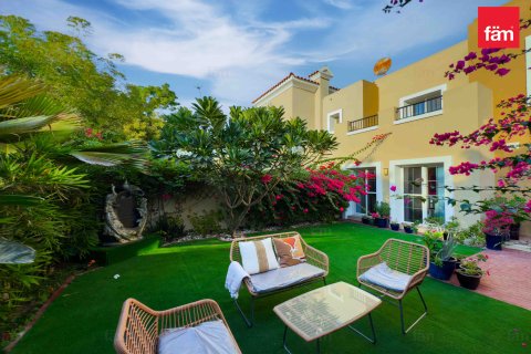 Villa til salgs i Dubai, Emiratene 4 soverom, 266.1 kvm Nr. 668840 - Foto 24