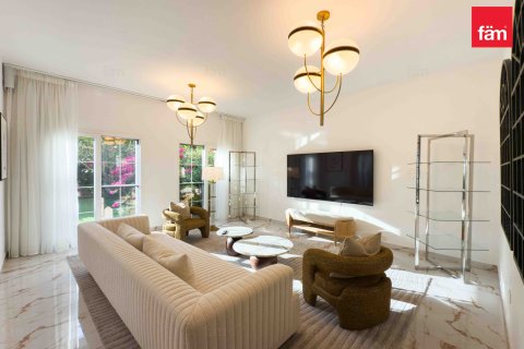 Villa til salgs i Dubai, Emiratene 4 soverom, 266.1 kvm Nr. 668840 - Foto 3