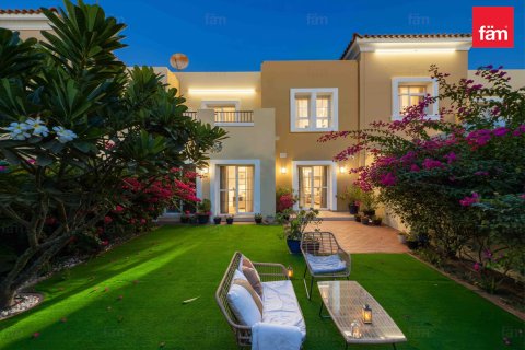 Villa til salgs i Dubai, Emiratene 4 soverom, 266.1 kvm Nr. 668840 - Foto 28