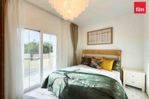 Villa til salgs i Dubai, Emiratene 4 soverom, 266.1 kvm Nr. 668840 - Foto 14