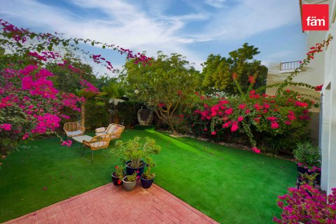 Villa til salgs i Dubai, Emiratene 4 soverom, 266.1 kvm Nr. 668840 - Foto 26