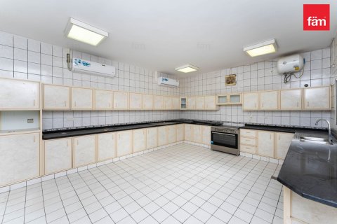 Villa Al Barsha, Dubaijā, AAE 4 istabas, 1393.5 m2 Nr. 668845 - attēls 30