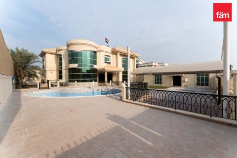 Villa Al Barsha, Dubaijā, AAE 4 istabas, 1393.5 m2 Nr. 668845 - attēls 2
