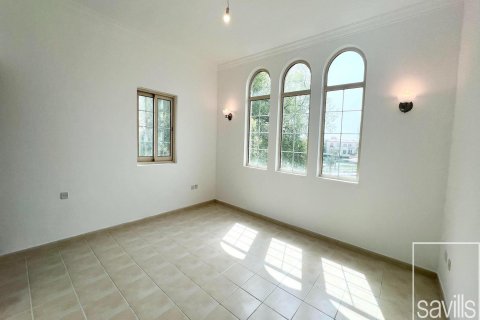 Villa en alquiler en Jumeirah Islands, Dubai, EAU 4 dormitorios, 988.67 m2 № 758714 - foto 15
