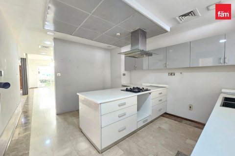 Vilă de închiriat în Dubai, EAU 4 dormitoare, 160.9 mp. №741453 - poză 3