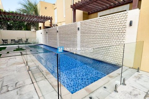 Vilë në Al Raha Gardens, Abu Dhabi, Emiratet e Bashkuara Arabe 4 dhoma gjumi, 400.1 m2. № 632006 - Foto 2