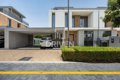 Villa en venta en Arabian Ranches 3, Dubai, EAU 4 dormitorios, 286.98 m2 № 744243 - foto 1