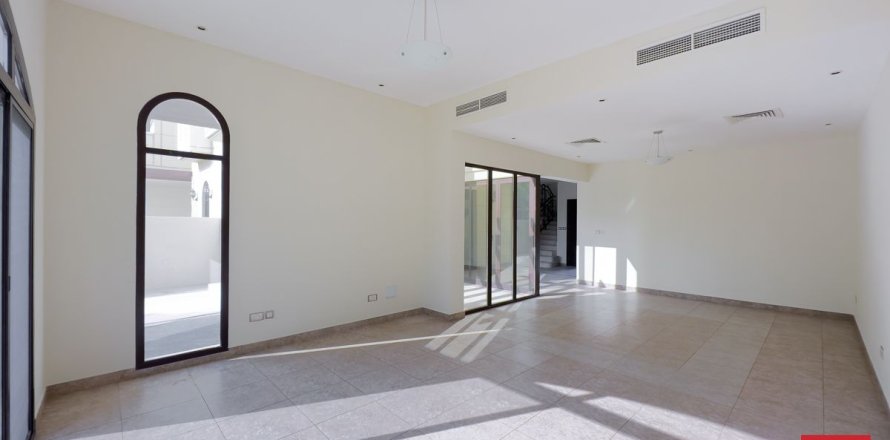 Casa urbana em Dubai, EAU 4 quartos, 309.4 m2 № 718498