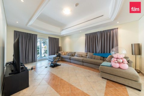 Вилла Дубай, БАӘ-да 5 жатын бөлмелер, 881.9 м² № 718487 - фото 6