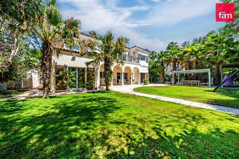 Villa asukohaga Dubai, AÜE: 5 magamistoaga, 881.9 m² Nr 718487