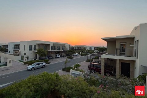 Dubai、UAEにあるタウンハウス 4ベッドルーム、228.5 m2 No718485