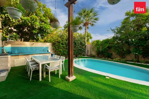 Vilë në Dubai, Emiratet e Bashkuara Arabe 4 dhoma gjumi, 389 m2. № 630316 - Foto 27