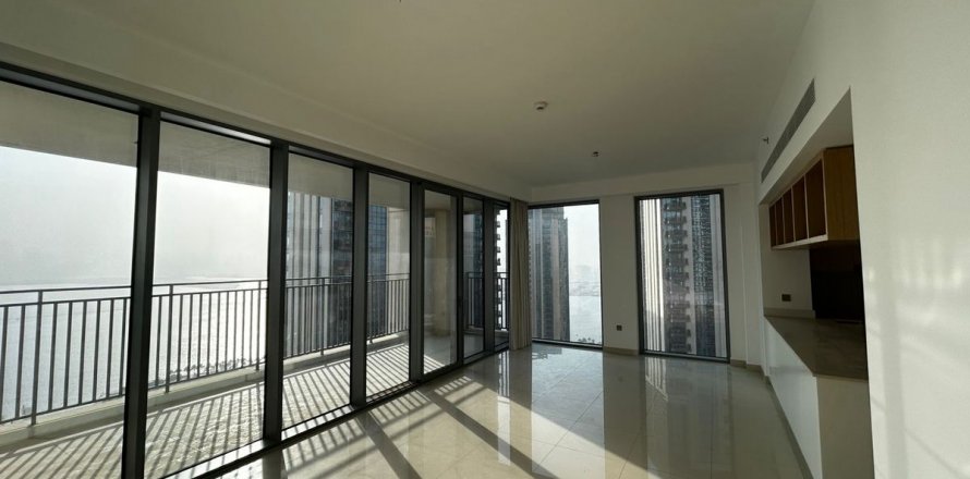 Apartment in Dubai, UAE 3 bedrooms, 157 sq.m. № 635945