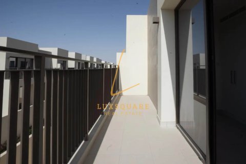 Villa zur Miete in Dubai South (Dubai World Central), Dubai, VAE 4 Schlafzimmer, 237 m2 Nr. 700833 - Foto 10