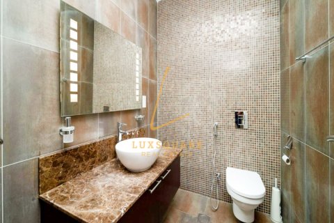 فيلا للإيجار في عقارات جميرا للغواف، دبي، الإمارات العربية المتحدة 6 غرفة نوم ، 871 متر مربع ، رقم 670435 - صورة 18