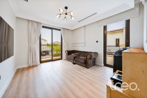 Villa till försäljning i Arabian Ranches, Dubai, UAE 5 sovrum, 585.29 kvm Nr. 733898 - fotografi 25
