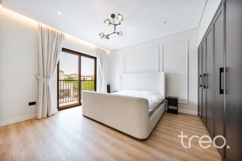 Villa till försäljning i Arabian Ranches, Dubai, UAE 5 sovrum, 585.29 kvm Nr. 733898 - fotografi 27