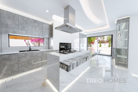 Villa till försäljning i Meadows, Dubai, UAE 5 sovrum, 418.06 kvm Nr. 733901 - fotografi 11