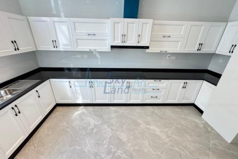 Vila v Jumeirah, Dubai, SAE 6 spální, 371.6 m2 č. 658898 - Fotografia 5