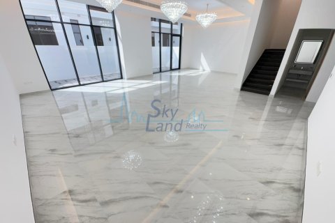 Vila v Jumeirah, Dubai, SAE 6 spální, 371.6 m2 č. 658898 - Fotografia 3