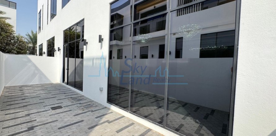 Vila v Jumeirah, Dubai, SAE 6 spální, 371.6 m2 č. 658898