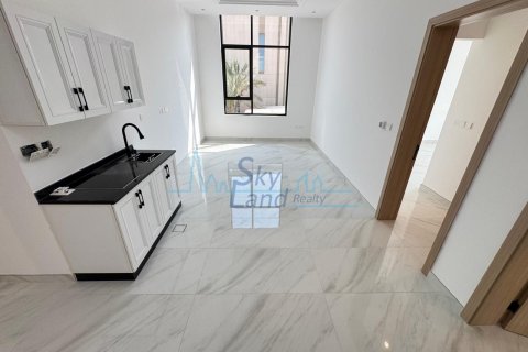 Vila v Jumeirah, Dubai, SAE 6 spální, 371.6 m2 č. 658898 - Fotografia 8