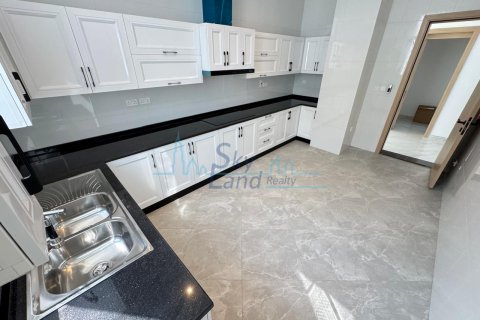 Vila v Jumeirah, Dubai, SAE 6 spální, 371.6 m2 č. 658898 - Fotografia 4