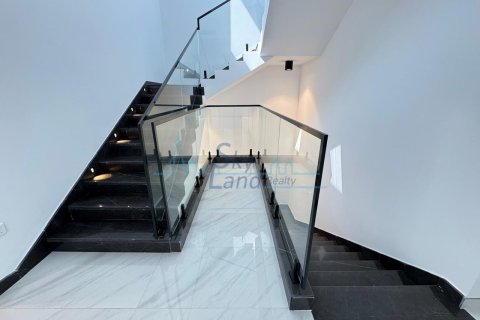 Vila v Jumeirah, Dubai, SAE 6 spální, 371.6 m2 č. 658898 - Fotografia 7