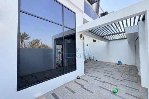 Vila v Jumeirah, Dubai, SAE 6 spální, 371.6 m2 č. 658898 - Fotografia 2