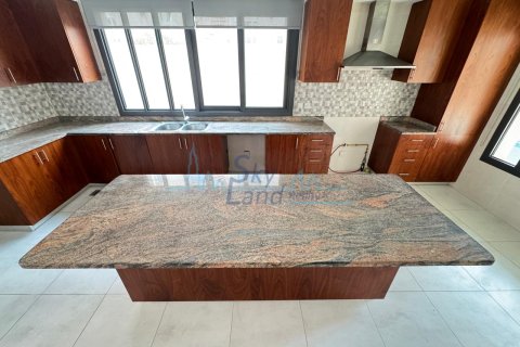 Villa til leje i Jumeirah, Dubai, UAE 4 soveværelser, 390.2 kvm № 658897 - foto 8