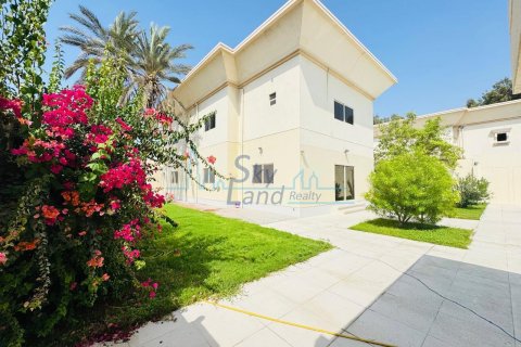 Villa itt: Jumeirah, Dubai, EAE, 5 hálószoba, 464.5 m², azonosító: 658899 - fénykép 1