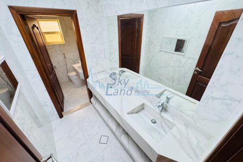 Villa itt: Jumeirah, Dubai, EAE, 5 hálószoba, 464.5 m², azonosító: 658899 - fénykép 13