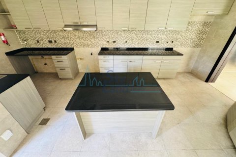 Vila u Umm Suqeim, Dubai, UAE 5 spavaćih soba, 371.6 m2 Br. 658900 - fotografija 11