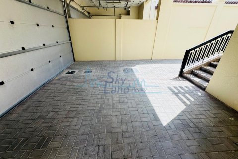 Vila u Umm Suqeim, Dubai, UAE 5 spavaćih soba, 371.6 m2 Br. 658900 - fotografija 18
