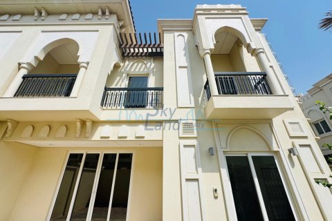 Vila u Umm Suqeim, Dubai, UAE 5 spavaćih soba, 371.6 m2 Br. 658900 - fotografija 10