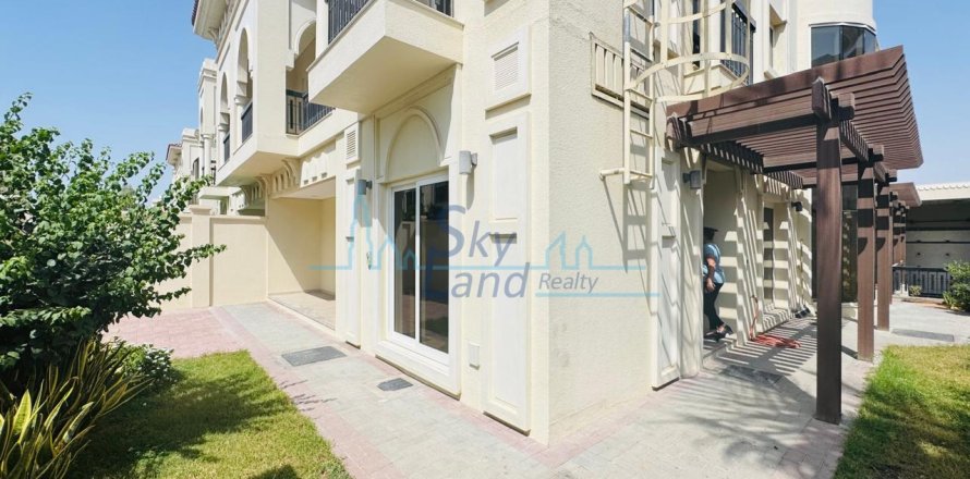 Vila di Umm Suqeim, Dubai, UAE 5 bilik tidur, 371.6 meter persegi № 658900