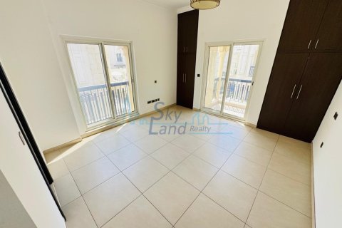Vila u Umm Suqeim, Dubai, UAE 5 spavaćih soba, 371.6 m2 Br. 658900 - fotografija 26