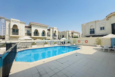 Vila u Umm Suqeim, Dubai, UAE 5 spavaćih soba, 371.6 m2 Br. 658900 - fotografija 2