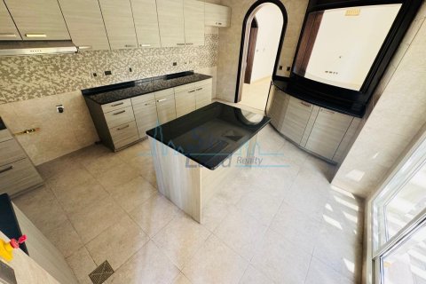 Vila u Umm Suqeim, Dubai, UAE 5 spavaćih soba, 371.6 m2 Br. 658900 - fotografija 8