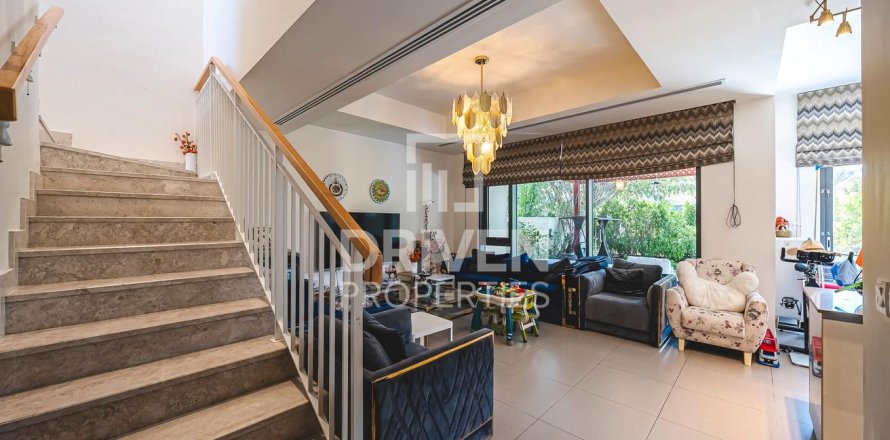 Řadový dům v Dubai Hills Estate, Dubai, SAE 5 ložnice, 320.42 m² Č.: 744654